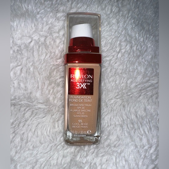 New Revlon Liquid Foundation, Age Defying 3XFace Makeup, Anti-Aging and Firming - Picture 12 of 16